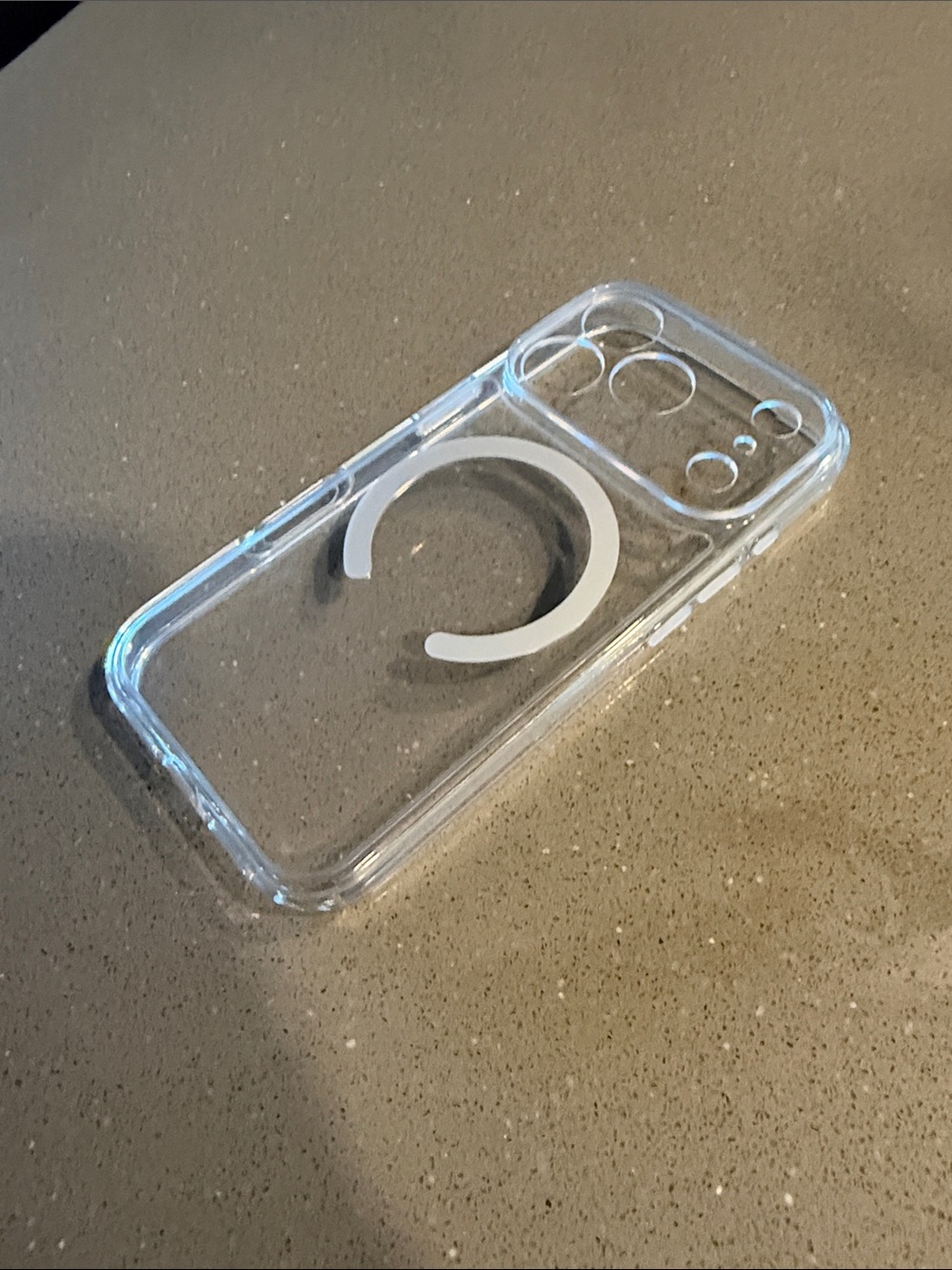 iPhone 18 pro OtterBox Clear Phone Case with mag safe charger